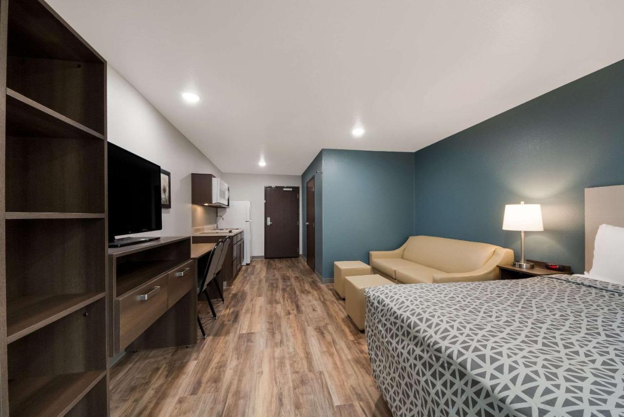 Woodspring Suites San Antonio Utsa - Medical Center Exterior photo